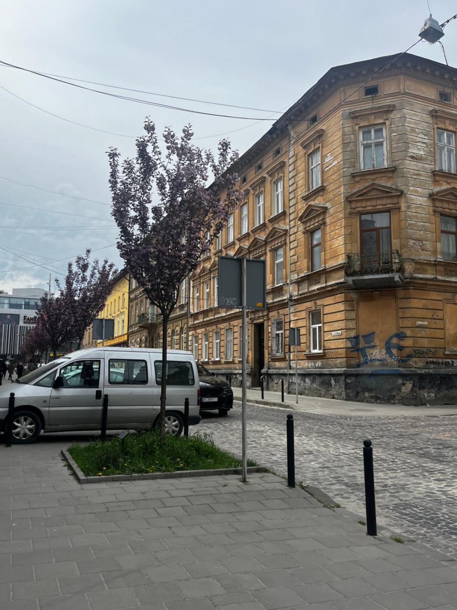 Iren Forum Apartment Lviv Bagian luar foto