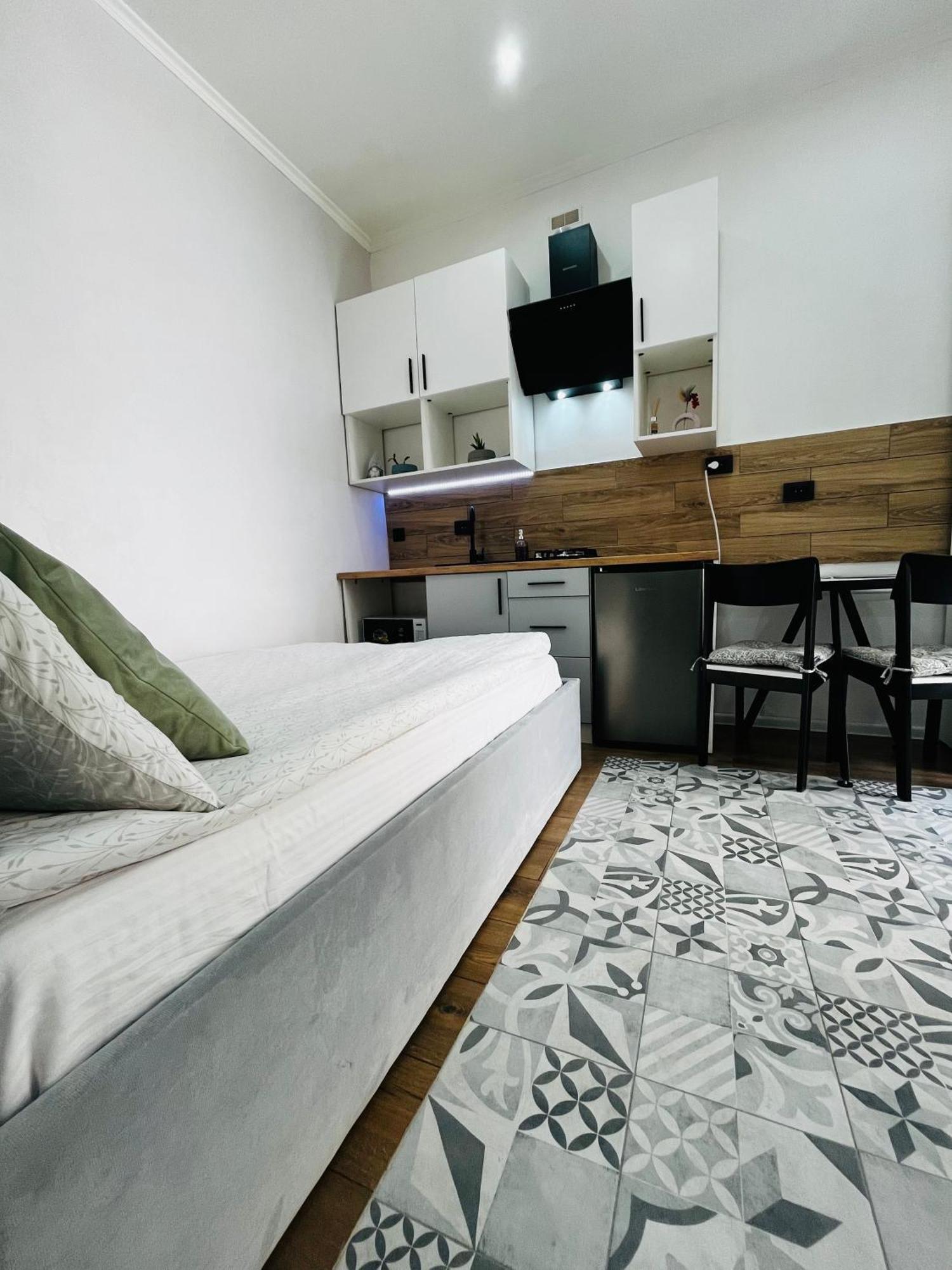 Iren Forum Apartment Lviv Bagian luar foto